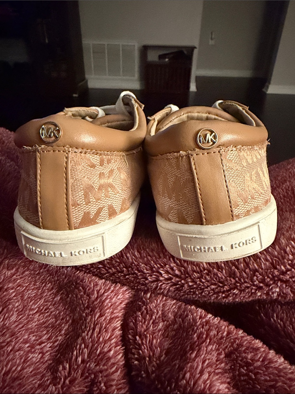 Michael Kors Tan and White Logo Low-Top Sneakers - Picture 3 of 5